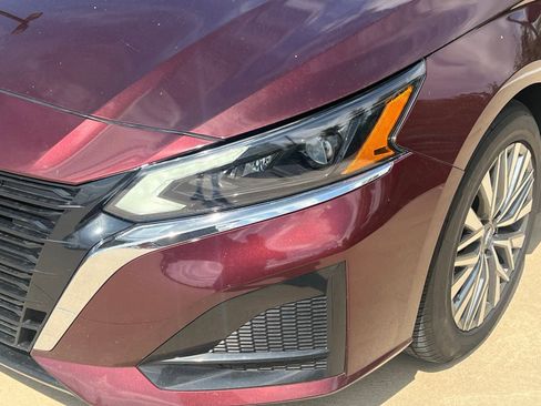 Used 2023 Nissan Altima 2.5 SV FWD image 4