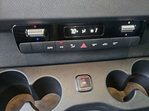 Used 2019 Mercedes-Benz Sprinter 144 image 12