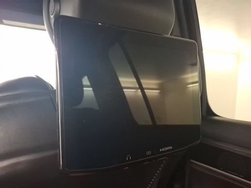 Used 2022 Jeep Wagoneer Series III w/ Rear Seat Video Group 1 RWD image 16
