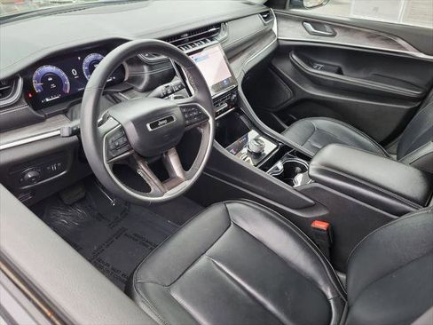 Certified 2023 Jeep Grand Cherokee Limited image 3