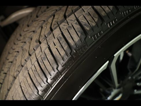 Used 2025 Chevrolet Tahoe High Country image 19