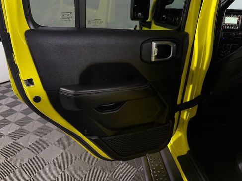 Used 2023 Jeep Wrangler Unlimited Sahara AWD/4WD image 35