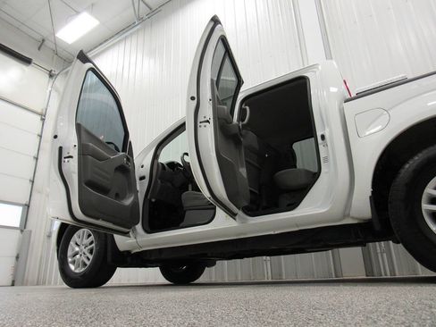 Used 2019 Nissan Frontier SV w/ Value Truck Package AWD/4WD image 18