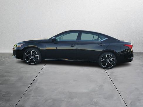Used 2023 Nissan Altima 2.5 SR image 3