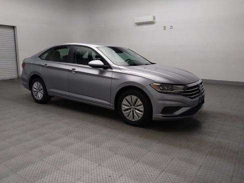 Used 2019 Volkswagen Jetta SE image 13