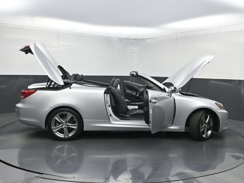 Used 2015 Lexus IS 250C w/ Navigation System Package RWD image 30