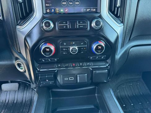 Used 2021 GMC Sierra 1500 SLT w/ SLT Convenience Package AWD/4WD image 26