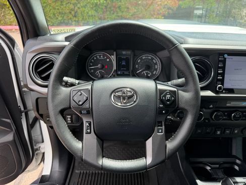 Used 2023 Toyota Tacoma TRD Sport w/ Advanced Technology Package AWD/4WD image 18