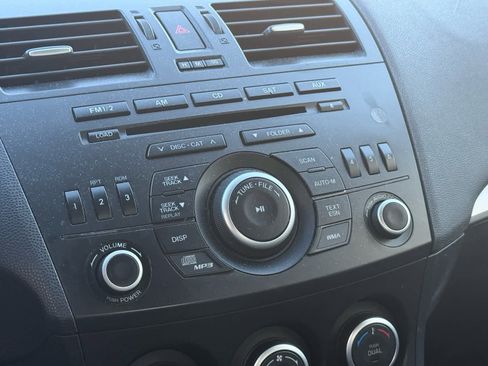 Used 2013 MAZDA MAZDA3 i Touring image 10