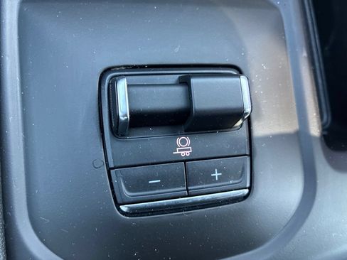 Used 2024 GMC Sierra 2500 AT4 w/ Technology Package AWD/4WD image 18