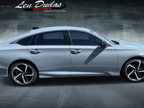 Used 2022 Honda Accord Sport image 5