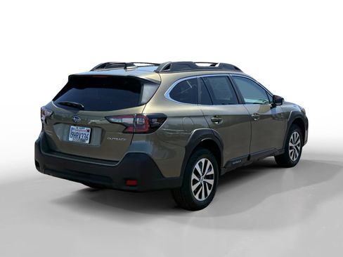 Used 2024 Subaru Outback Premium AWD/4WD image 5