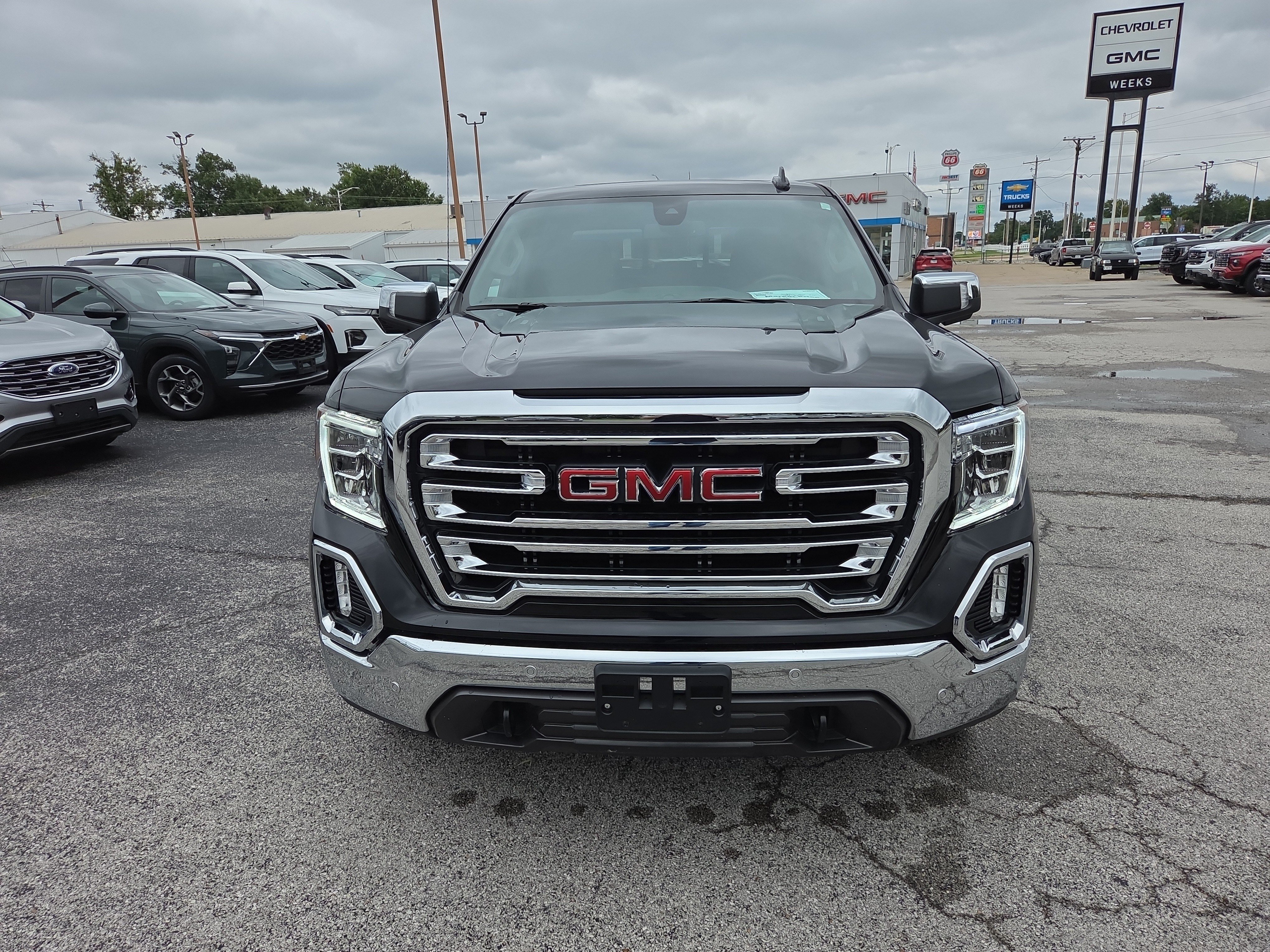 Used 2021 GMC Sierra 1500 SLT w/ SLT Premium Plus Package AWD/4WD image 2