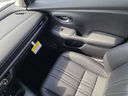 New 2026 Honda HR-V EX-L image 9