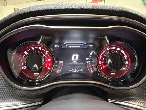 Used 2016 Dodge Challenger SRT Hellcat RWD image 18