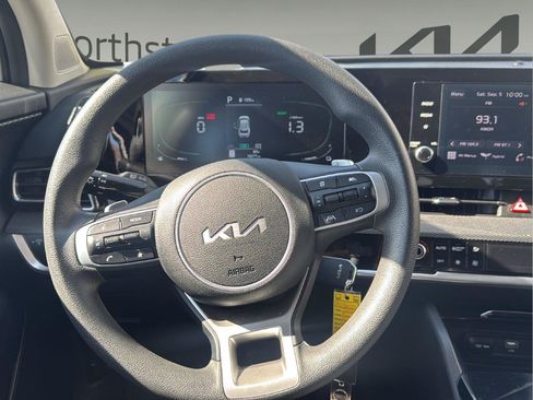 Used 2023 Kia Sportage LX AWD/4WD image 13