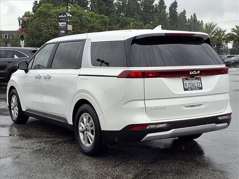 Certified 2024 Kia Carnival LX image 13