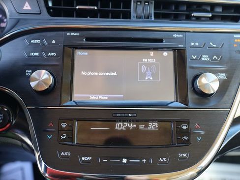 Used 2016 Toyota Avalon Limited image 22