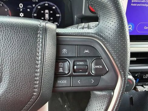 Certified 2025 Toyota 4Runner TRD Off-Road Premium AWD/4WD image 31