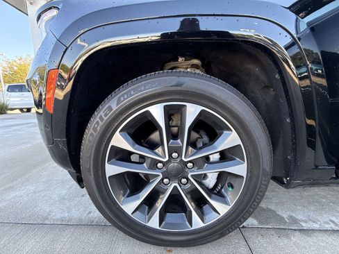 Used 2023 Jeep Grand Cherokee Overland image 33