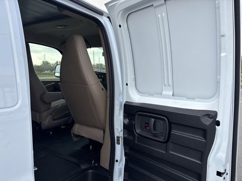 New 2025 Chevrolet Express 2500 image 12