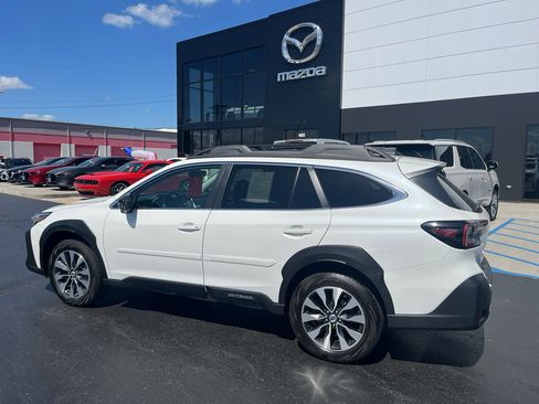 Used 2025 Subaru Outback Limited AWD/4WD image 3