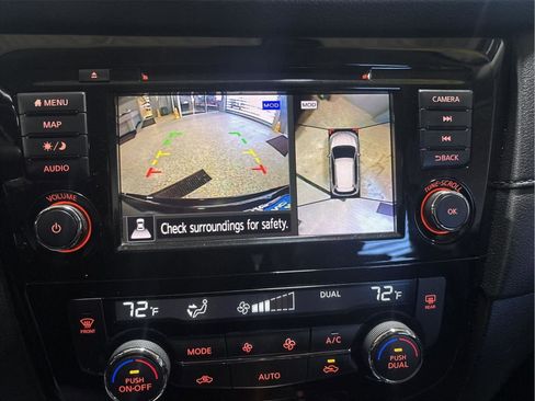 Used 2020 Nissan Rogue SV w/ Premium Package image 18