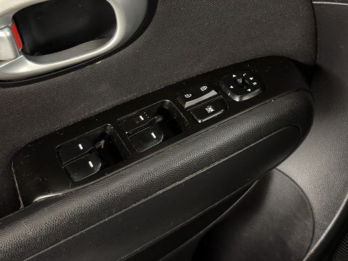 Used 2015 Kia Soul FWD image 13
