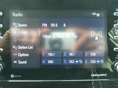 Used 2022 Toyota Prius image 24