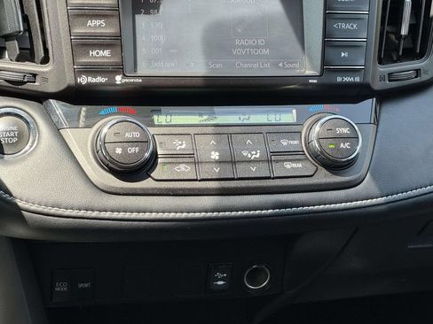 Used 2018 Toyota RAV4 XLE w/ Plus Extra Value Package AWD/4WD image 20