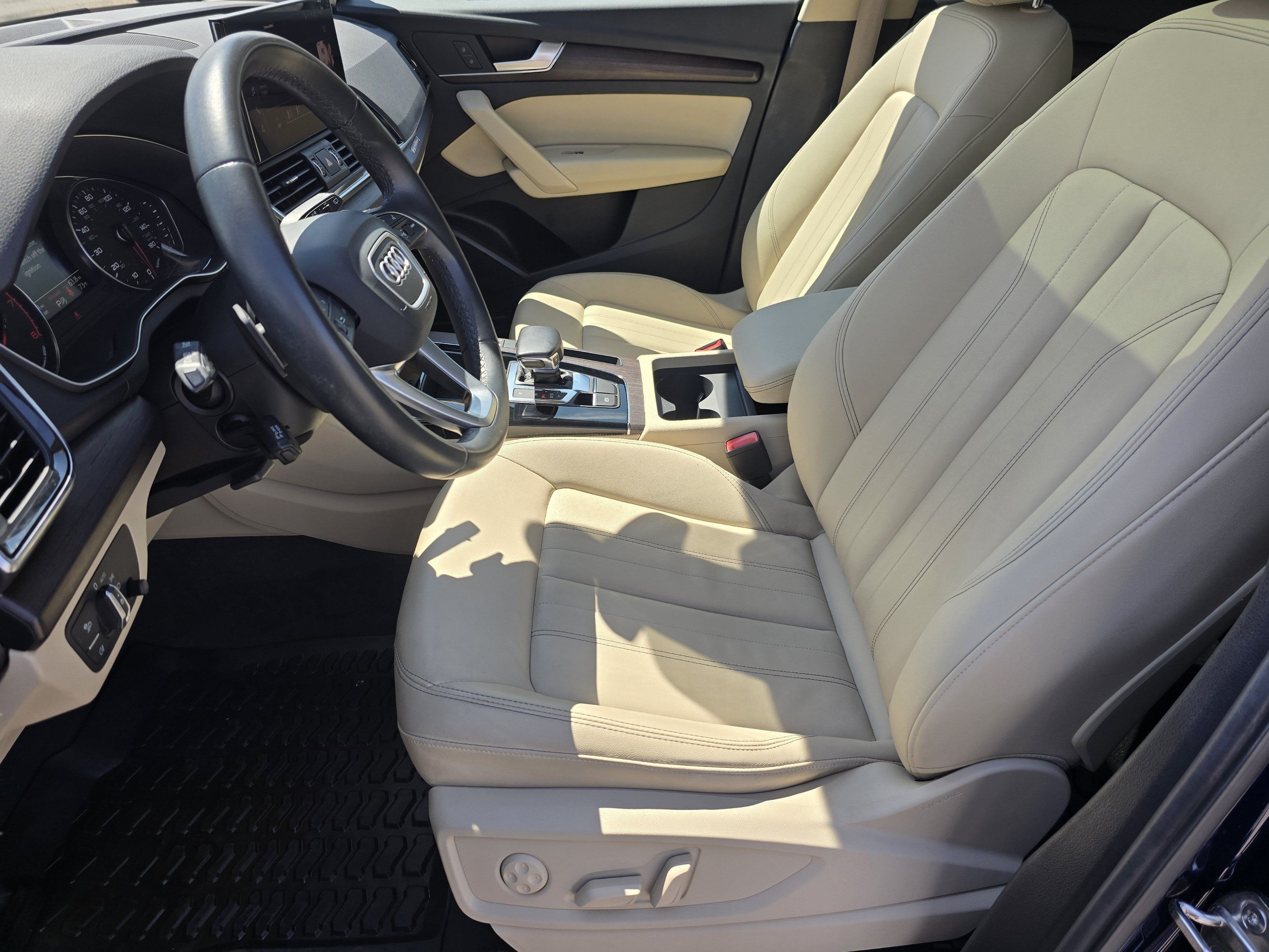 Used 2023 Audi Q5 2.0T Premium w/ Convenience Package AWD/4WD image 32