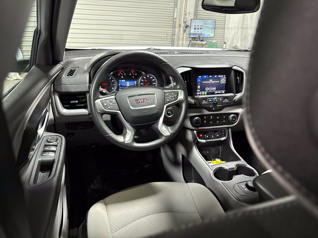 Used 2024 GMC Terrain SLE FWD image 20
