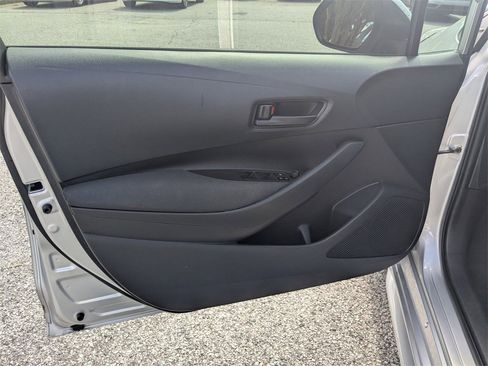Used 2022 Toyota Corolla LE image 12