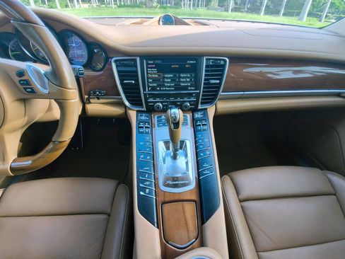 Used 2015 Porsche Panamera S RWD image 9