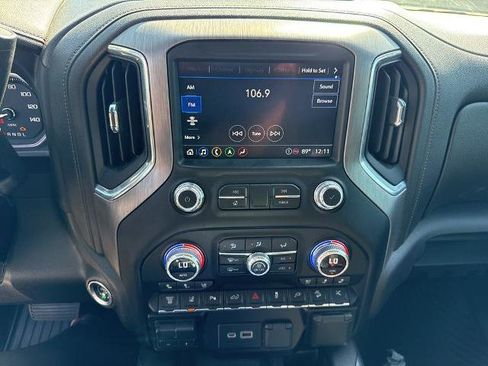 Used 2022 GMC Sierra 2500 Denali w/ Denali Black Diamond Edition image 8