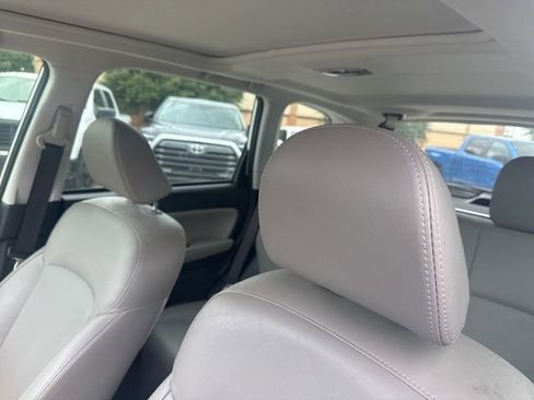 Used 2018 Subaru Forester 2.5i Limited AWD/4WD image 9