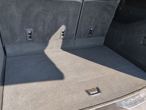 Used 2022 Cadillac Escalade ESV Premium Luxury image 37