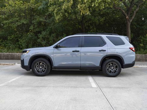 Used 2026 Honda Pilot TrailSport image 6