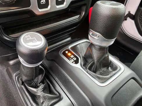 Certified 2020 Jeep Wrangler Sport image 15