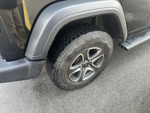 Used 2020 Jeep Wrangler Unlimited Sport image 25