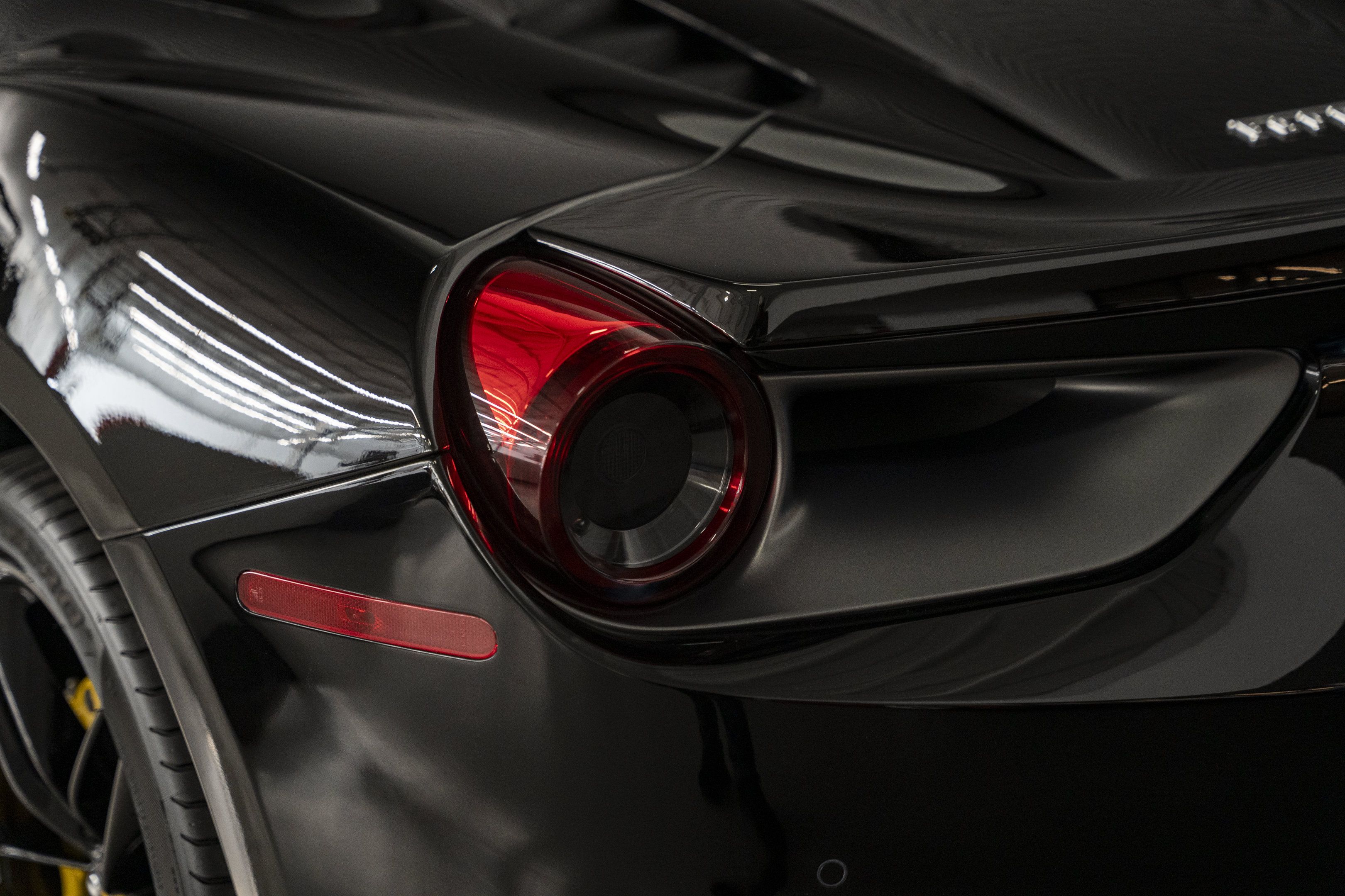 Used 2018 Ferrari 488 Spider RWD image 16