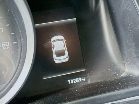 Used 2021 Hyundai Elantra SE image 18