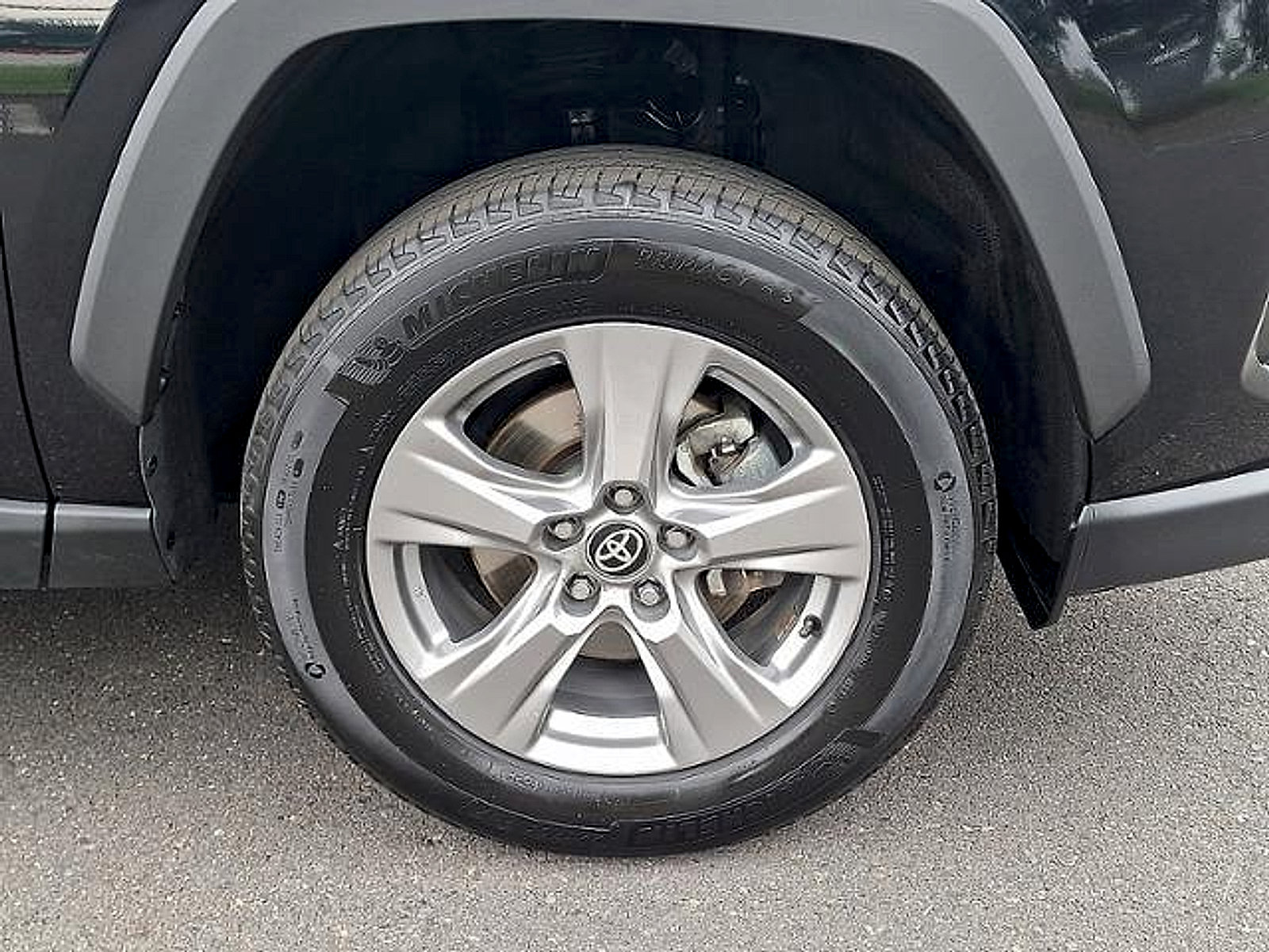 Used 2024 Toyota RAV4 XLE w/ Convenience Package FWD image 26