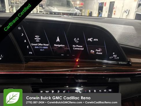 Used 2021 Cadillac Escalade Premium Luxury AWD/4WD image 23
