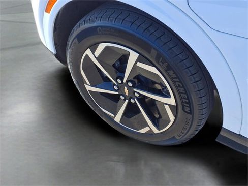 Used 2024 Chevrolet Equinox EV LT image 19