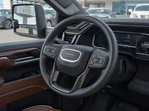 Used 2026 GMC Sierra 3500 Denali Ultimate w/ LPO, Black Badging Package AWD/4WD image 19