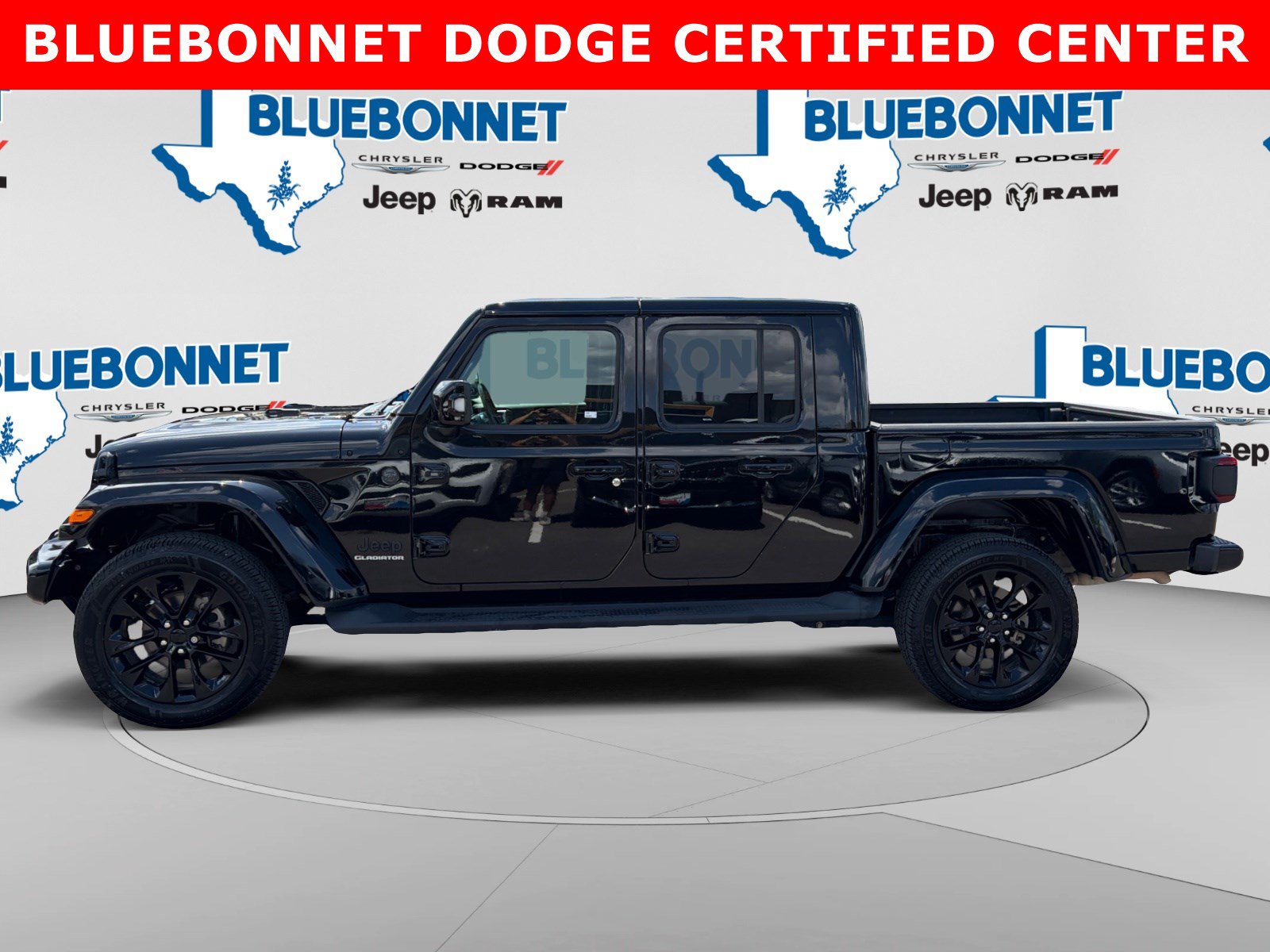 Used 2022 Jeep Gladiator Overland AWD/4WD image 8