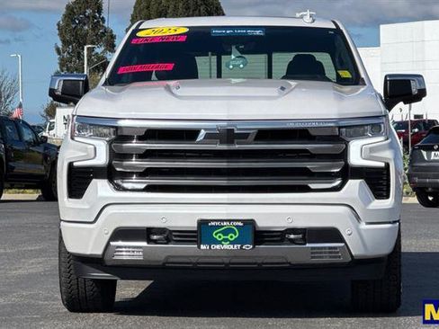 Used 2025 Chevrolet Silverado 1500 High Country w/ Technology Package image 9
