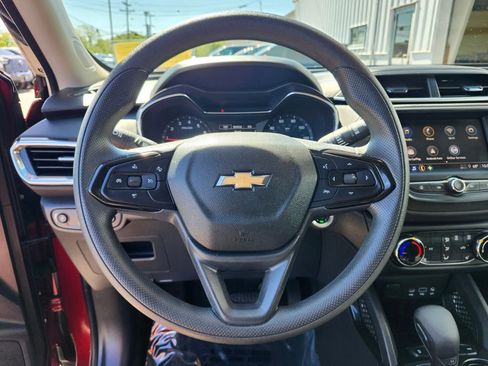 Used 2023 Chevrolet TrailBlazer LT w/ LPO, Blackout Package AWD/4WD image 25