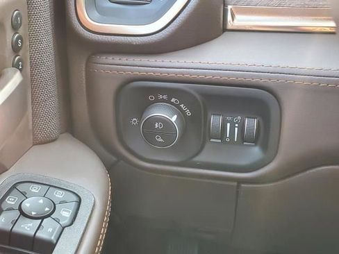 New 2025 RAM 2500 Limited image 8